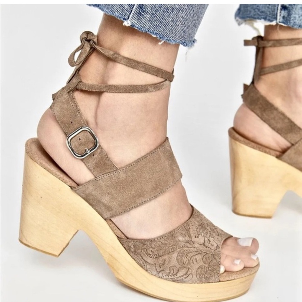 Free People Dover Clog Size 39 Tan